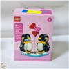 Image 1 : LEGO 40886 PENGUINS IN LOVE