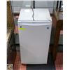 Image 1 : 33” DANBY UNDER COUNTER BAR FRIDGE
