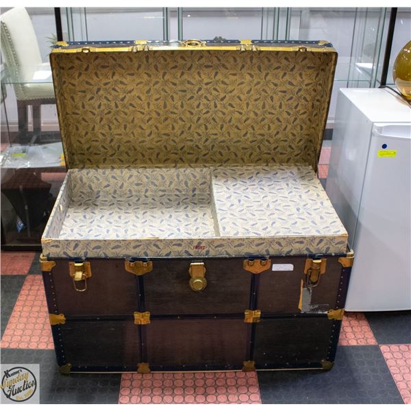 ANTIQUE STEAMER TRUNK NAVY BLUE METAL MODEL WITH