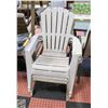 Image 1 : 3 OUTDOOR LOUNGE CHAIRS