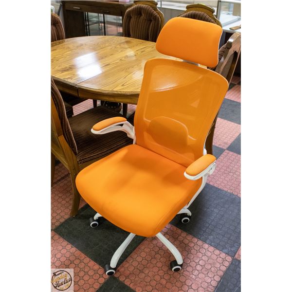 OFFICE/GAMING CHAIR
