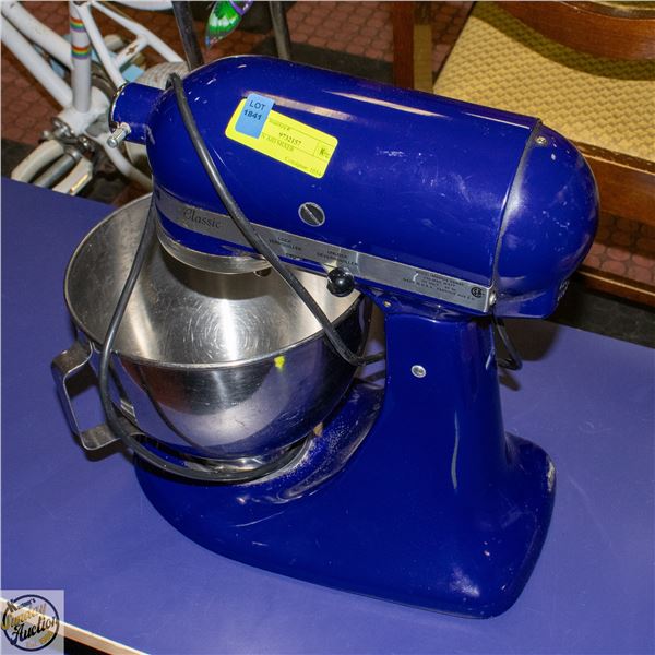 KITCHEN AID CLASSIC MIXER - NO ATTACHMENTS