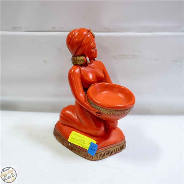 VINTAGE MID CENTURY CHALKWARE ASHTRAY / TRINKET