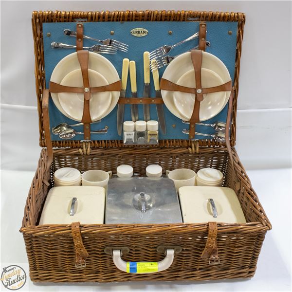 VINTAGE PICNIC BASKET