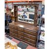 Image 1 : VINTAGE SOLID WOOD DRESSER WITH A MATCHING HUTCH