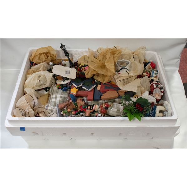 LOT OF CHRISTMAS DECOR