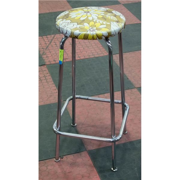 VINTAGE YELLOW STOOL