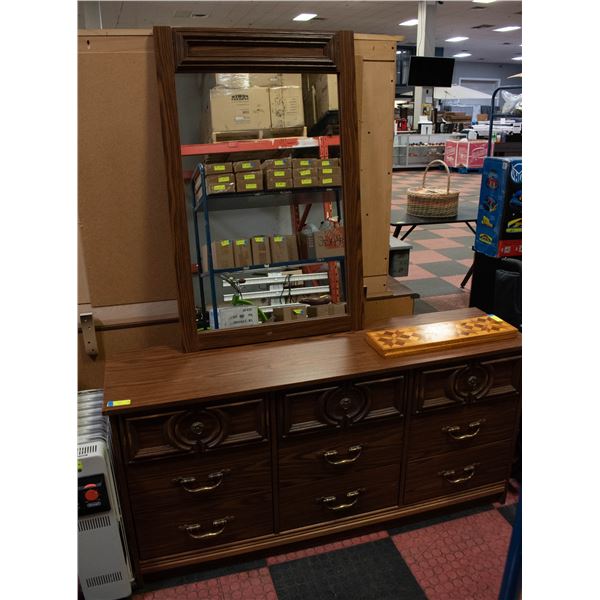 VINTAGE SOLID WOOD DRESSER WITH A MATCHING