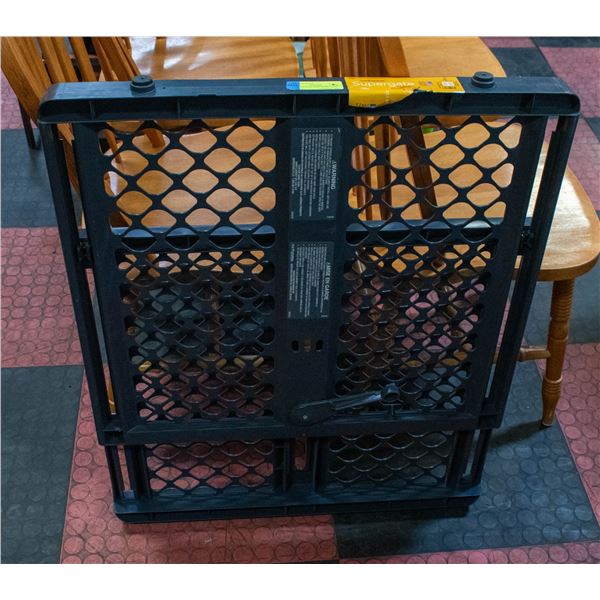 SAFETY GATE