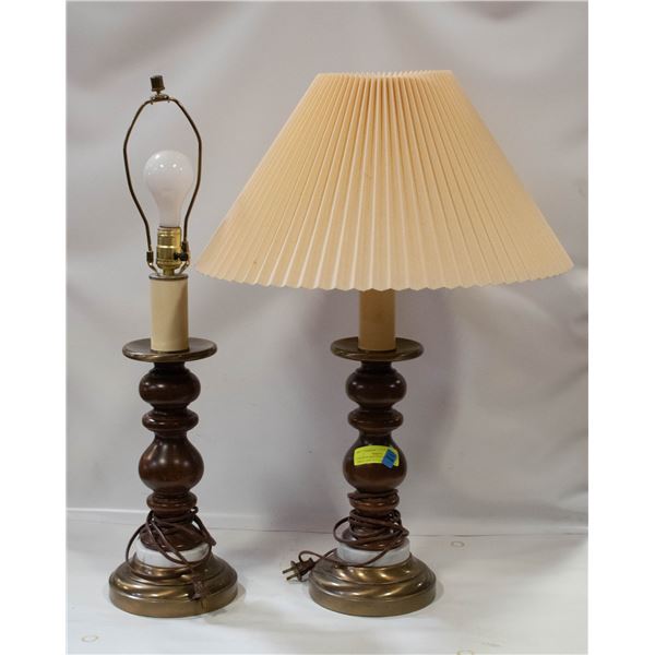 2 VINTAGE MID-CENTURY MODERN TABLE LAMP FEATURES