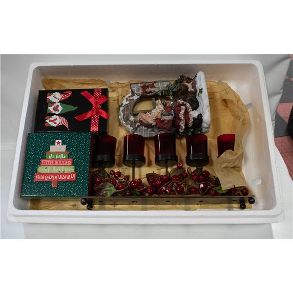 LOT OF CHRISTMAS DECOR