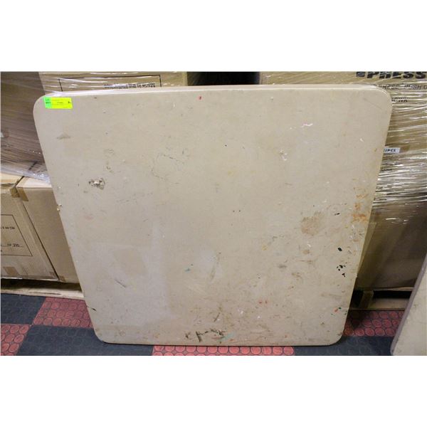 FOLDING CARD TABLE
