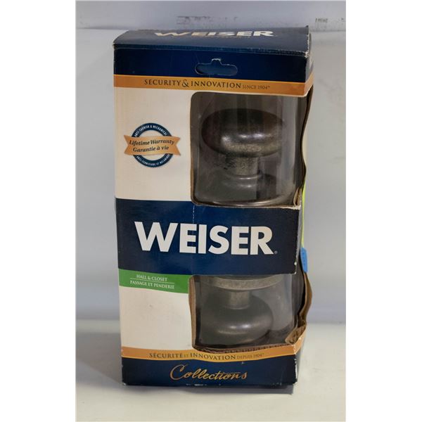NEW SEALED WEISER HALL AND CLOSET DOOR KNOB SET