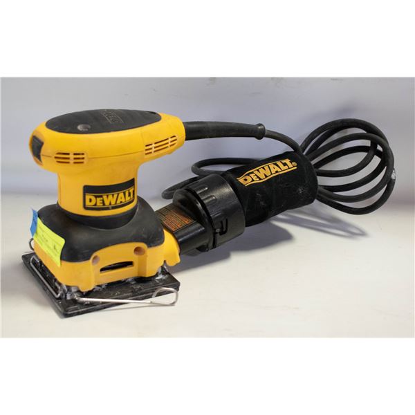 DEWALT D26441 1/4 SHEET PALM GRIP SANDER