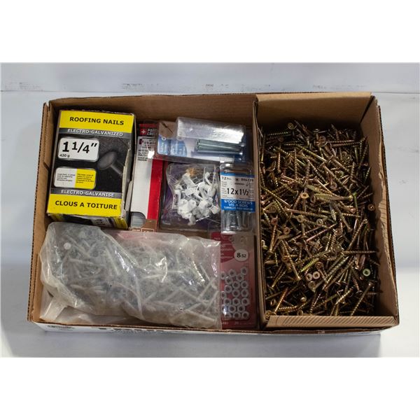 FLAT OF WOOD SCREWS AND STAPLES/NAIS AND