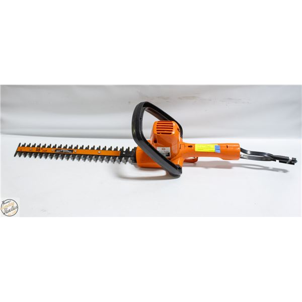 BLACK & DECKER PLUG IN HEDGE TRIMMER