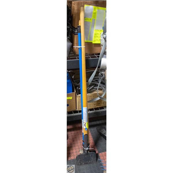 GARANT HEAVY DUTY SIDEWALK SCRAPER - ICE CHIPPER