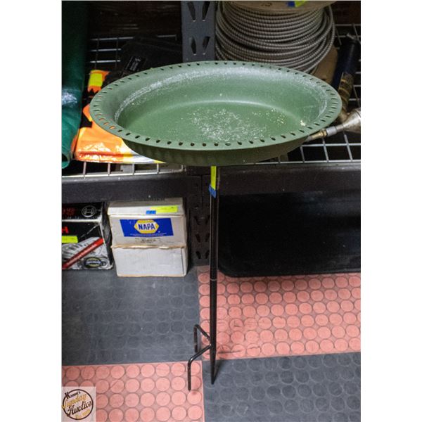 PLASTIC BIRD WATER BATH