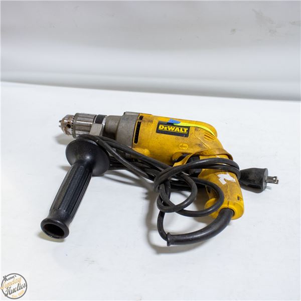 DEWALT 1/2" VSR CORDED DRILL W/ SIDE HANDLE &