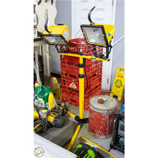 DUAL HALOGEN WORK LIGHT ON STAND