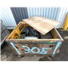 Image 1 : LARGE CRATE OF LIGHTS
