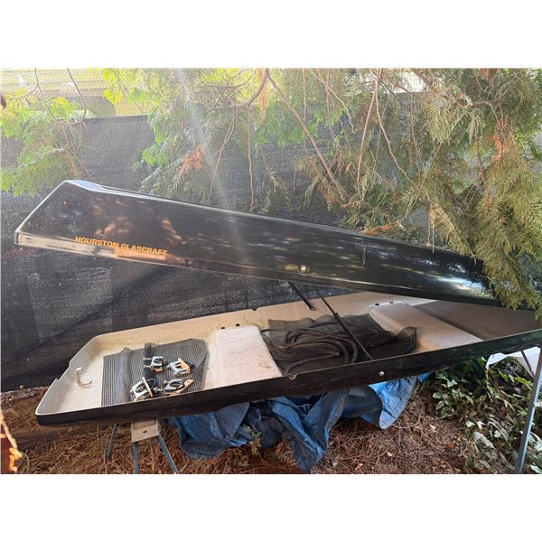 Hourston Glascraft Car rooftop carrier with key