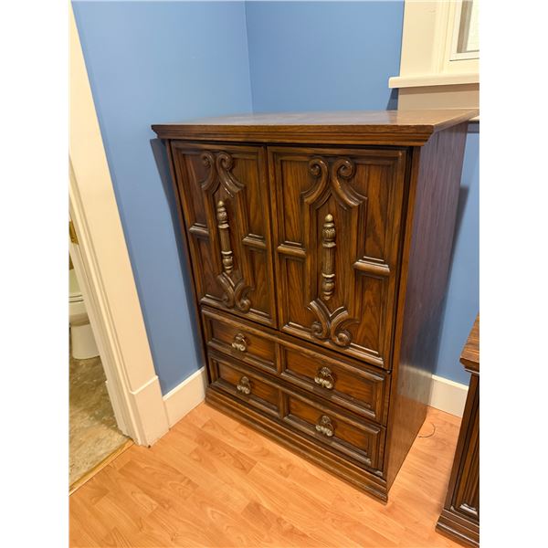 Dresser 35" x 18" x 46 1/2" tall