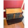 Image 2 : Storage box 32" x 12" x 22 1/2"