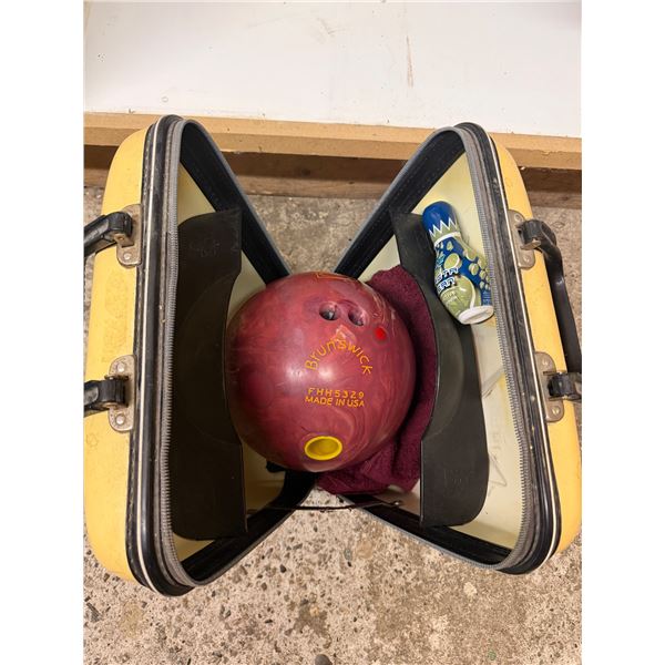 Brunswick bowling ball with case