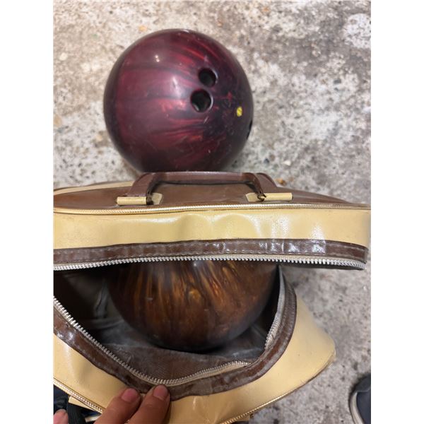 2 bowling balls