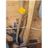 Image 1 : Axes and saws
