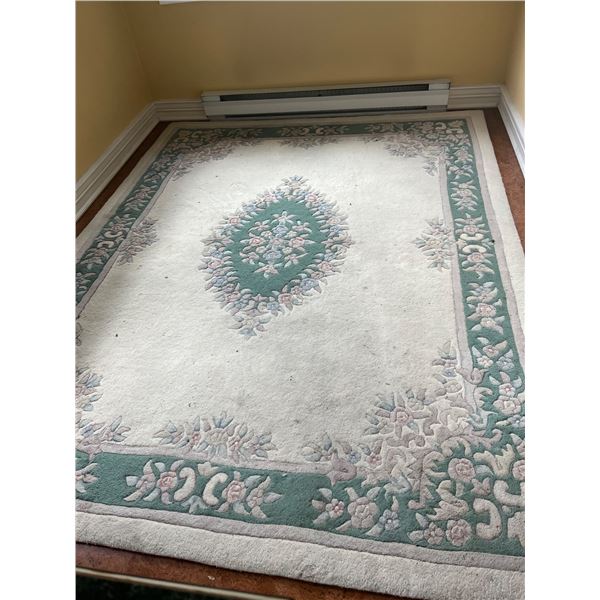wool area rug 6'6"x 8'6"