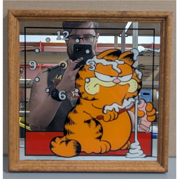 VTG Mirrored Garfield Clock