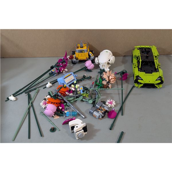 Lot of Assorted Lego w/ Vehicle, Flowers, & More