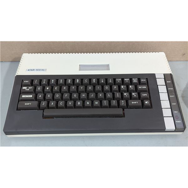 Atari 800 XL Home Computer