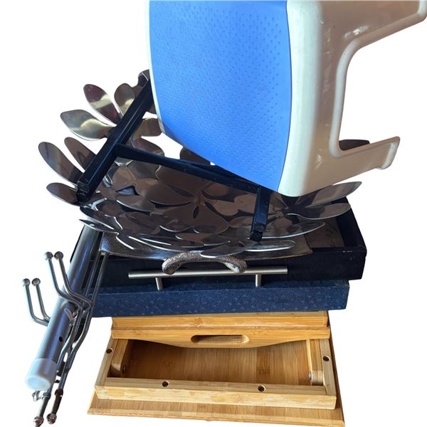 Serving Trays and Baskets