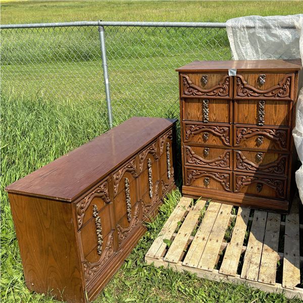 Set of  Vintage Dressers / Chest of Drawers