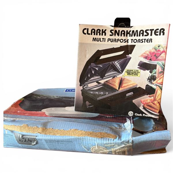 Clark Snakmaster Toaster and Corning Casserole Dish