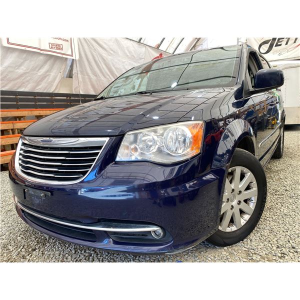 PARKSVILLE - 2014 CHRYSLER TOWN AND COUNTRY BLUE 237140 KMS - 117240-4