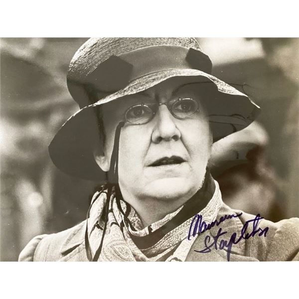 Reds Maureen Stapleton signed photo