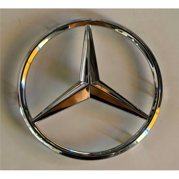 Plastic Mercedes-Benz emblem