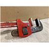 Image 4 : Heavy Duty 24" Red Pipe Wrench