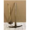 Image 4 : Lot Of 2 Tools - Pickaxe & Sledgehammer