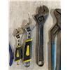 Image 3 : Assortment Of 9 Hand Tools