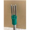 Image 4 : Long Handled Weeder