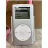 Image 2 : Apple Ipod Mini - Includes Earbuds