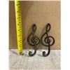 Image 2 : Lot Of 2 Cast Iron Treble Clef Wall Hooks
