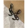 Image 3 : Lot Of 2 Cast Iron Treble Clef Wall Hooks