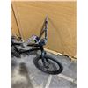 Image 7 : Black Haro BMX Bike