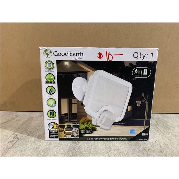Good Earth Lighting Hyper Bright LED Flood Light